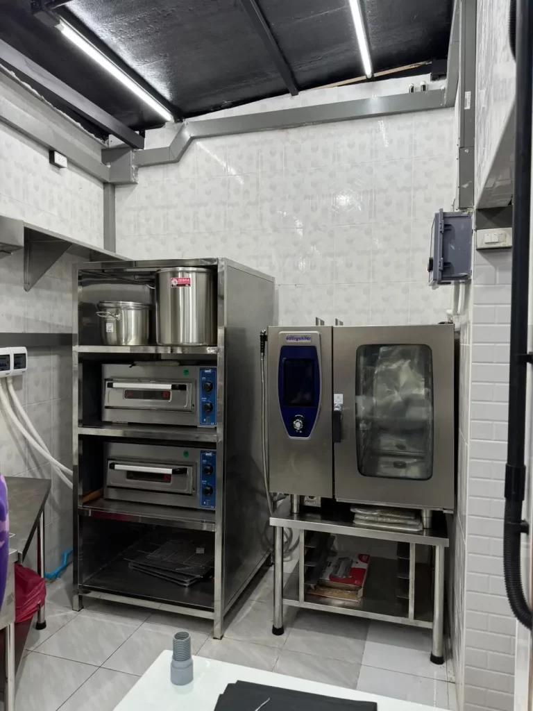 Combi Oven เตาอบสเตนเลสขนาดใหญ่ – เพิ่มประสิทธิภาพให้ครัวร้านอาหาร ครัวกลาง และธุรกิจบุฟเฟต์